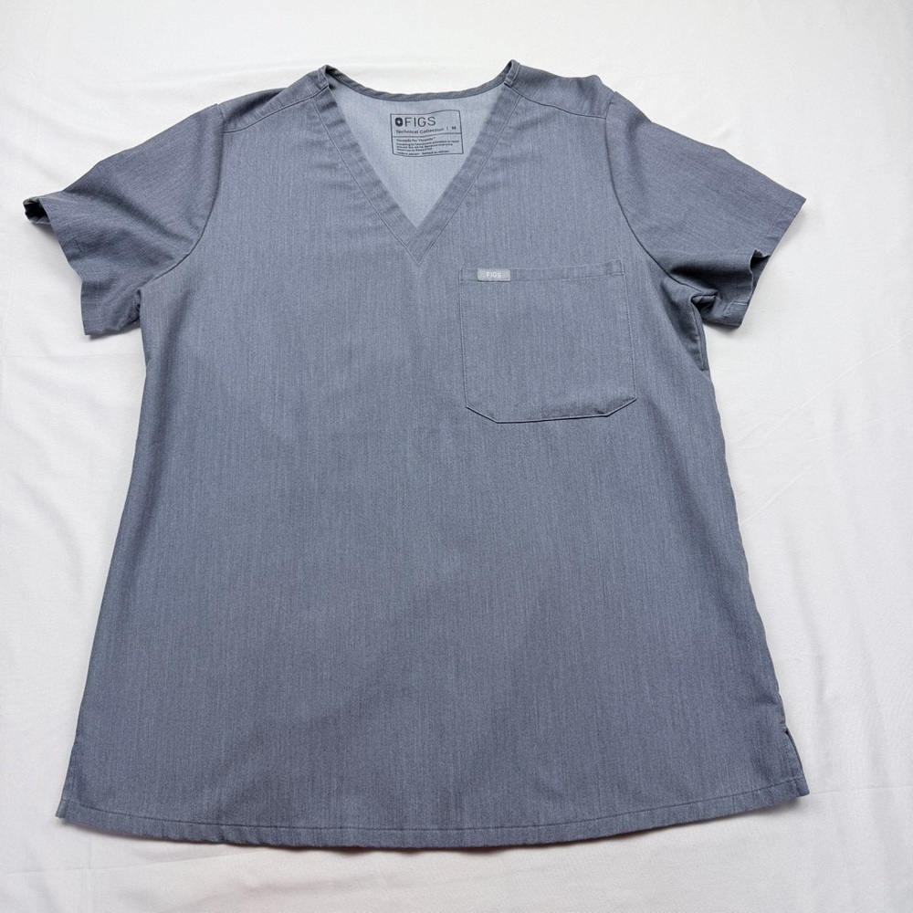 FIGS Women's Short Sleeve V-Neck Scrub Top - Slate